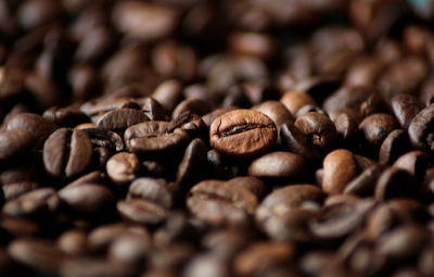Morgendliche Tasse Kaffee macht munter, aber nicht süchtig